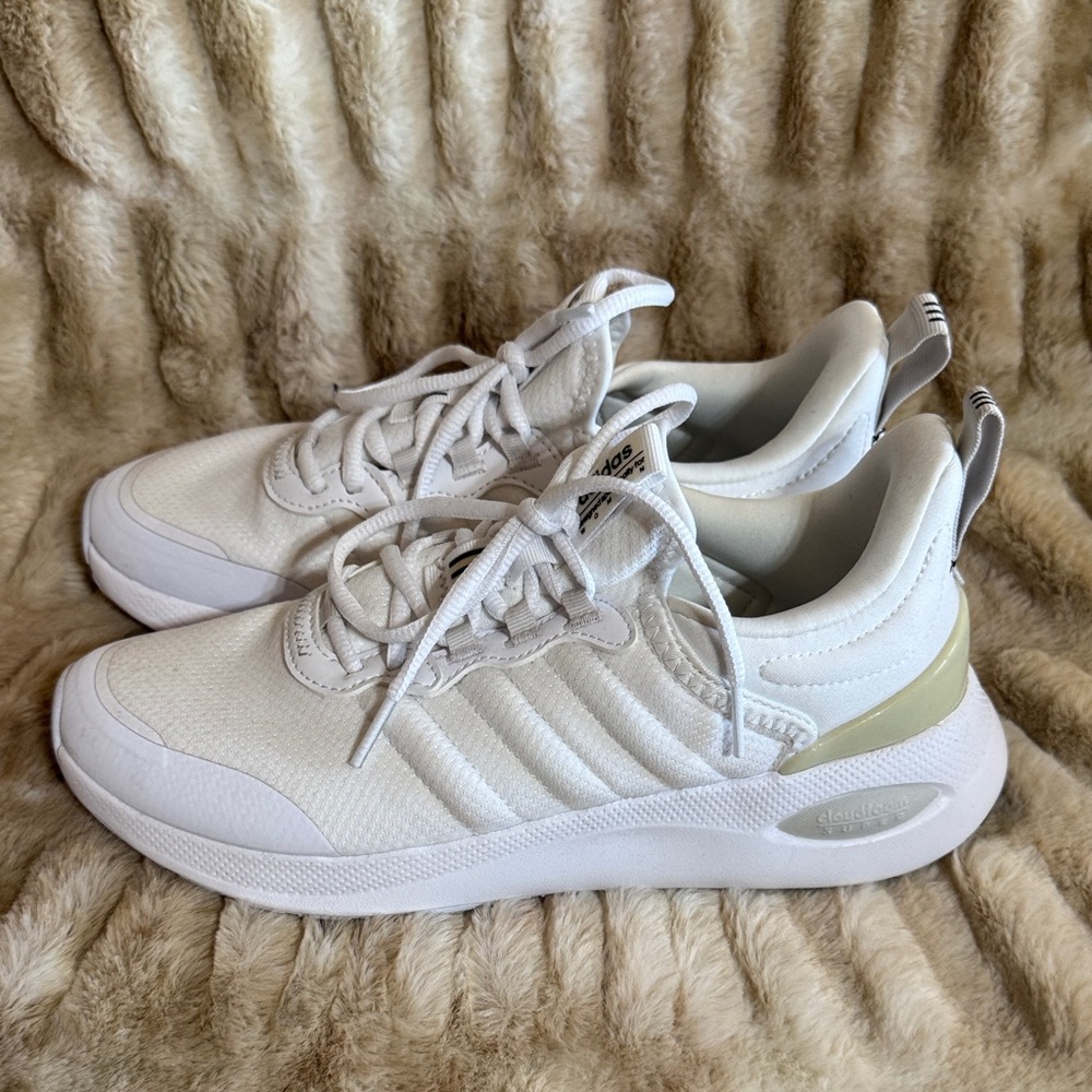 Adidas Women's Classic White Sneakers - Picture 4 of 5